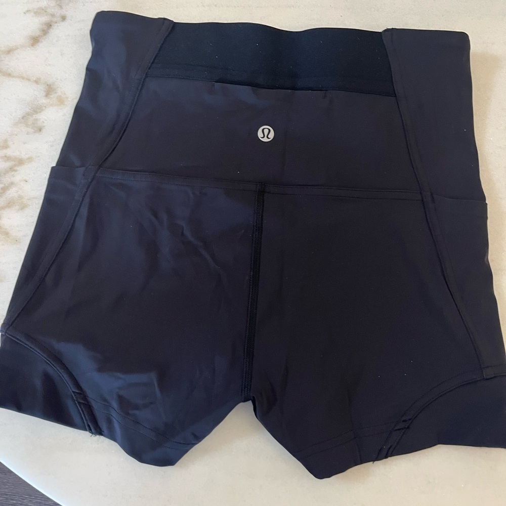 NWOT lululemon bike shorts